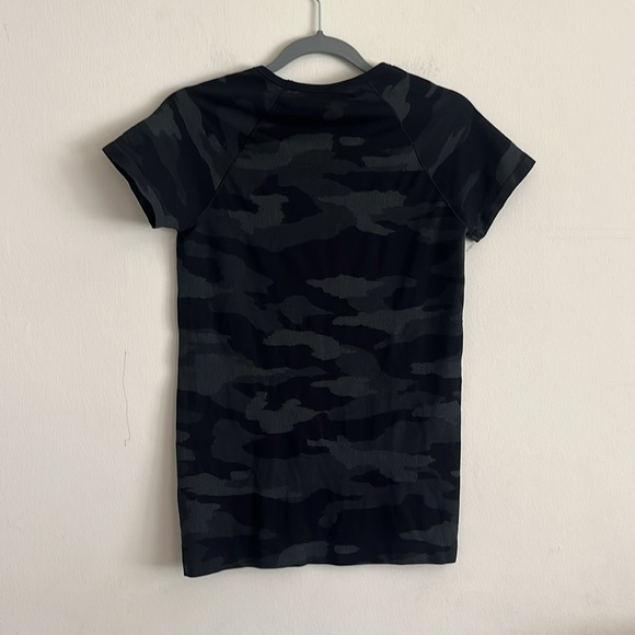 Athleta Black Fitted Short Sleeve T-Shirt Women’s | Performance Activewear Top - Picture 3 of 7